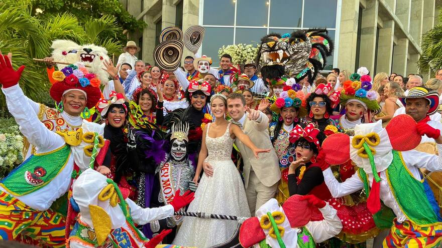 El Carnaval se sintió en la boda de la reina Valeria Abuchaibe