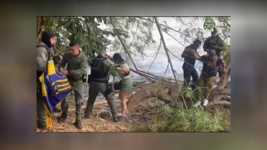 Huila: La Policía rescató a siete turistas en el río Magdalena, luego de que la lancha en que viajaban se partiera en dos
