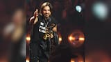 Juanes fue homenajeado con el ‘Premio Lo Nuestro a la Trayectoria’ y trajo de vuelta su mensaje de “Se habla español”