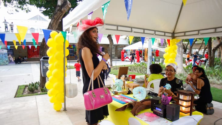 Más de 400 personas celebraron la diversidad en la Feria Arcoíris 2025