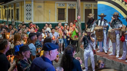 Barrio Abajo rinde homenaje a las ruedas de cumbia con la ruta Faroles y Luceros 2025