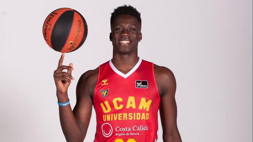 Los Milwaukee Bucks le ponen el ojo al hermano menor de Giannis Antetokounmpo