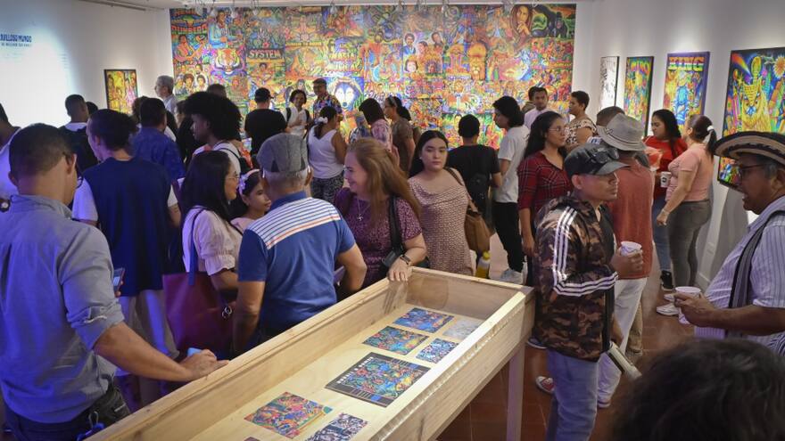 El mundo picotero del artista William Gutiérrez inaugura su exposición