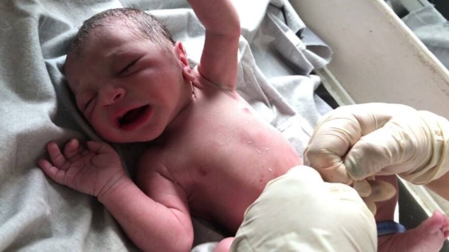 Dar a luz en la “fábrica de bebés” en Afganistán