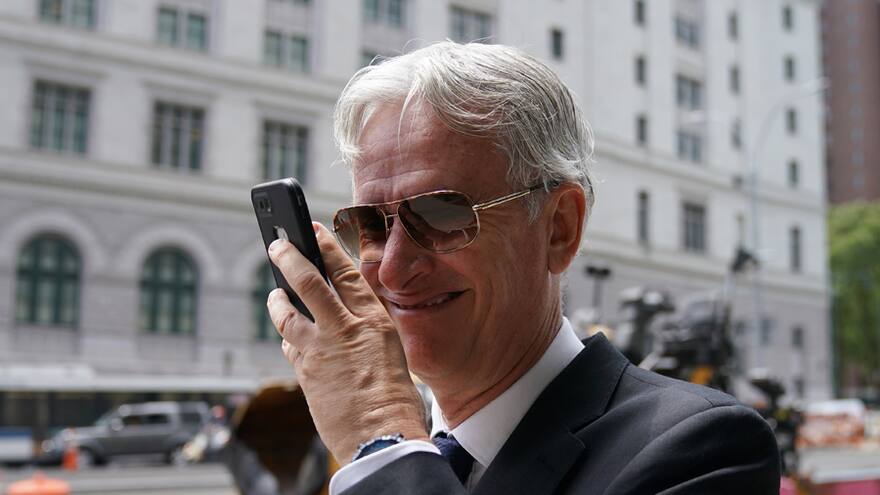 Exbanquero argentino se declara culpable de sobornos a exvicepresidente de la Fifa