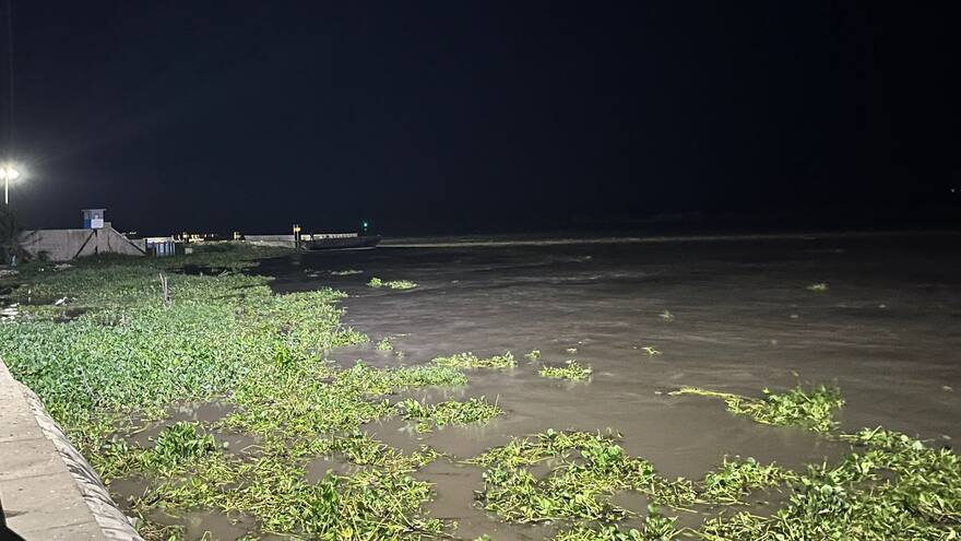 Barranquilla: Rescatan a pareja en el río Magdalena luego de sufrir un accidente en lancha