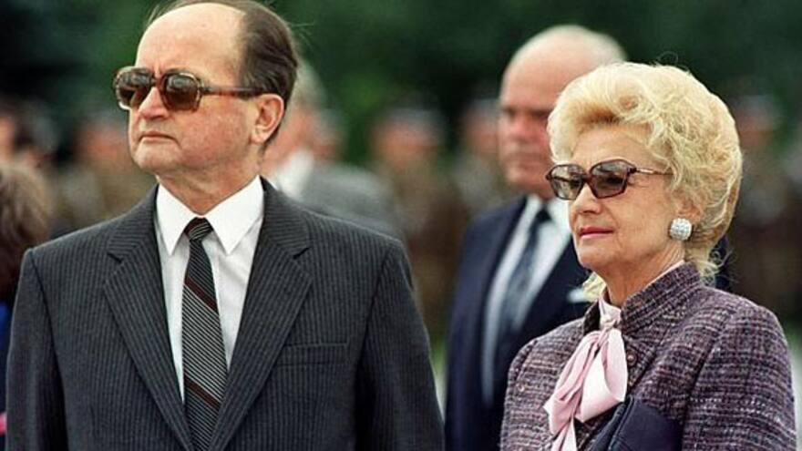 Polonia, pendiente del culebrón sentimental de su último presidente comunista