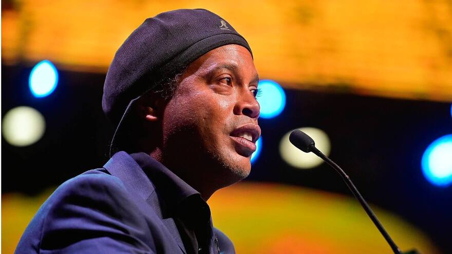 'La temporada del Barça se parece a la primera que viví yo': Ronaldinho