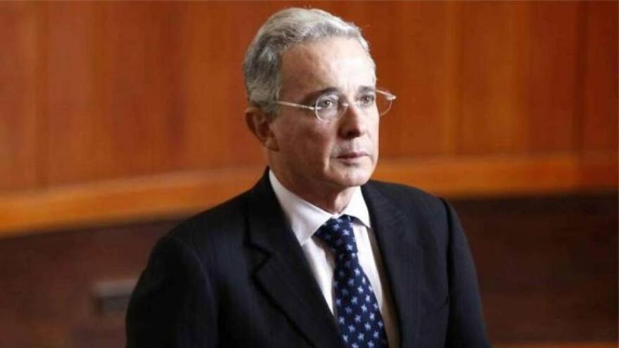 Uribe rindió interrogatorio ante la Fiscalía