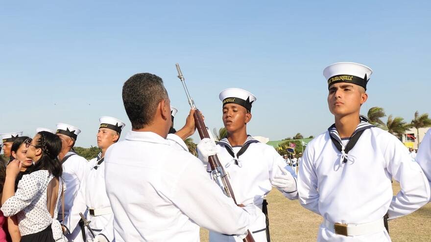 147 jóvenes se unen a la suboficialidad de la Armada Nacional