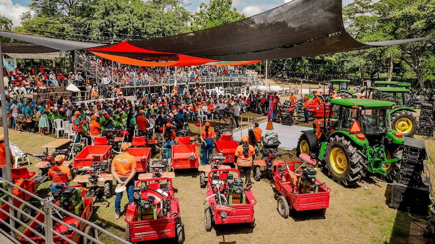Entregan maquinaria y productos agrícolas a campesinos del sur del Magdalena