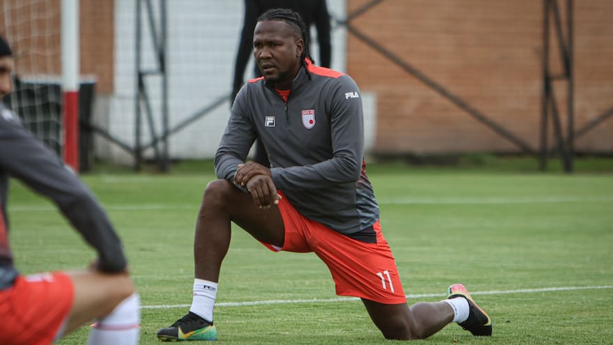 Rodallega ve una Superliga pareja entre Junior y Santa Fe: “Nos enfrentamos los mejores del año”