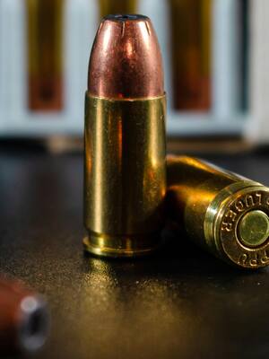 Todo el mundo tiene un revólver