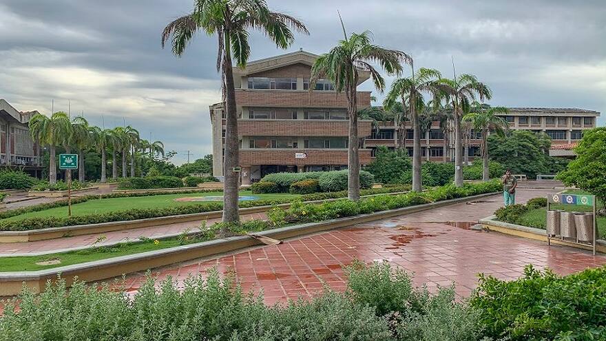 Gratuidad universal: Rector de UA invita a que estudiantes protesten pacíficamente