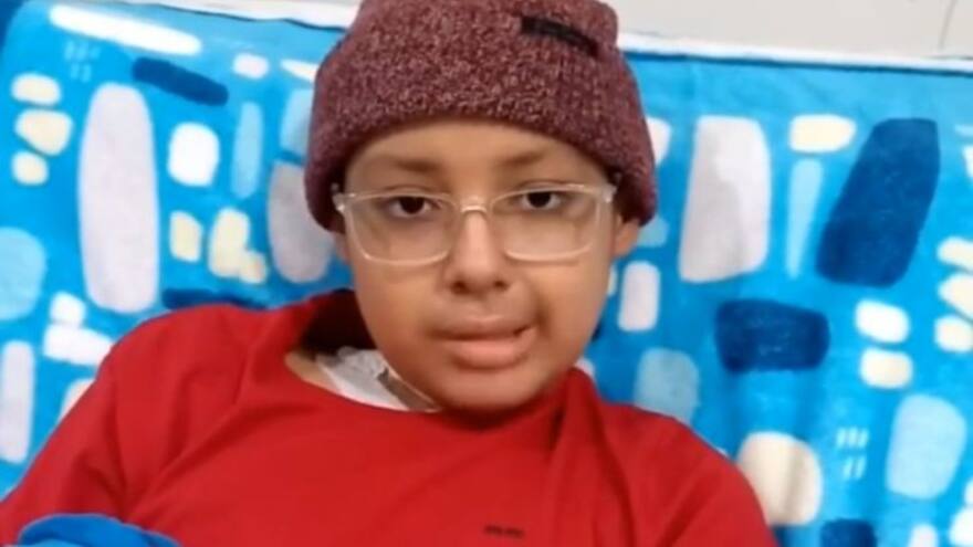 Niño de 11 años que padece cáncer pide ayuda para pagar tratamiento en España