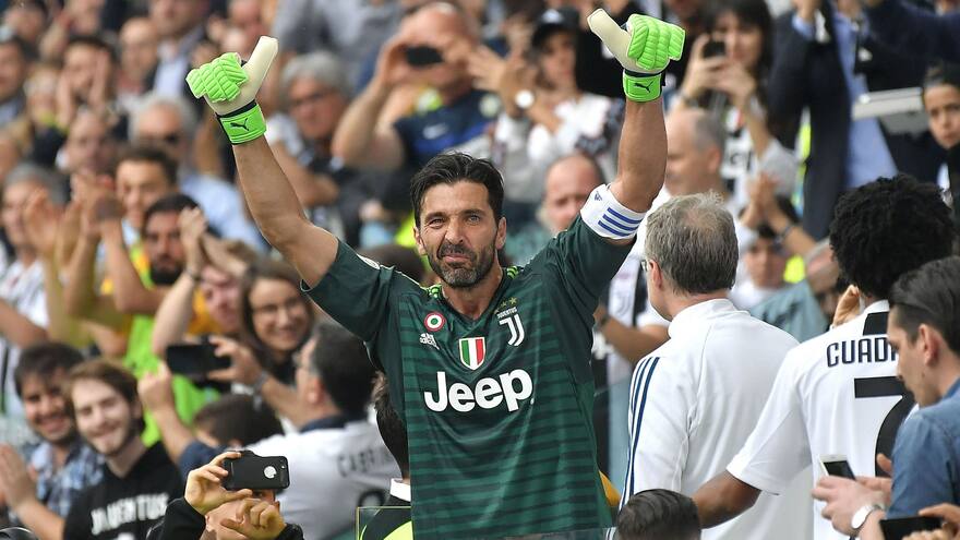 El histórico arquero italiano Gianluigi Buffon se retira a los 45 años
