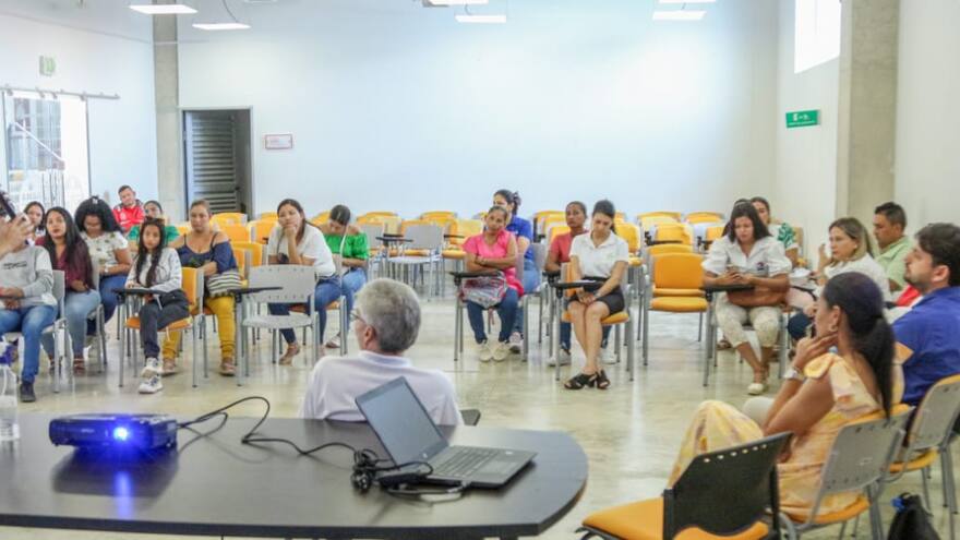 Sena forma mujeres para el mercado laboral de construcciones civiles en Sucre