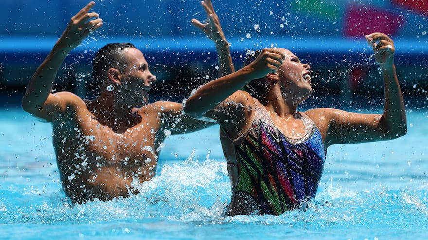 Colombia gana oro en natación artística en la prueba dueto técnico mixto