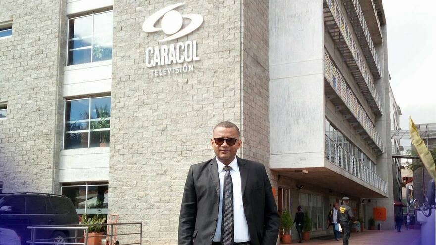 ¿Quién es el hombre detrás de la voz de los anuncios de Caracol Televisión?