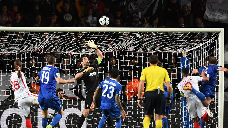 'Buffon hizo dos o tres paradas increíbles': Leonardo Jardim