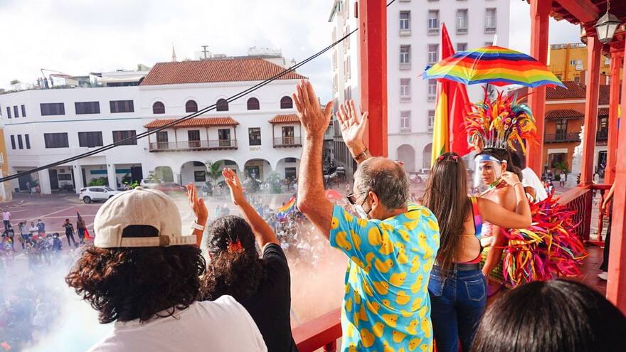 Primera marcha del orgullo gay en Cartagena, masiva y en calma