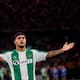 ‘Cucho’ Hernández regresa a los entrenamientos con el Real Betis