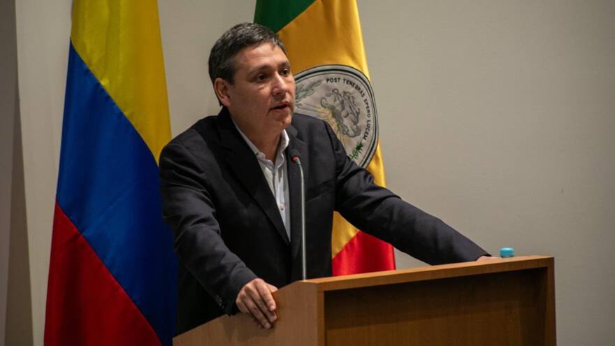 Cayó millonaria licitación del MinTic para llevar internet a más de 3 mil colegios en el país