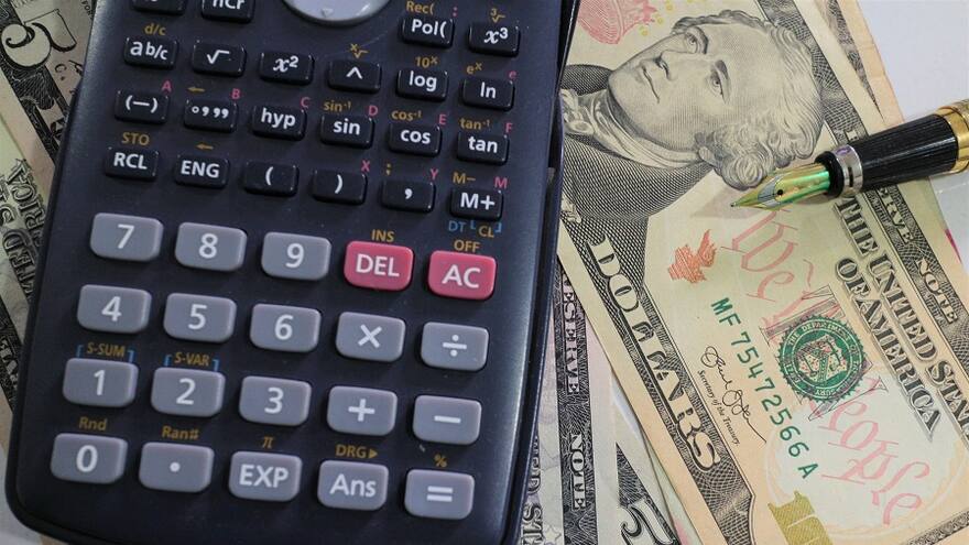 Consejos de expertos frente a la ‘montaña rusa’ del dólar