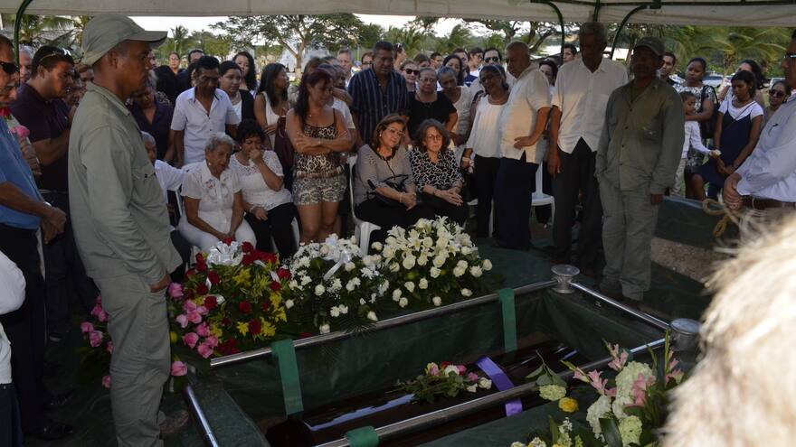 El último adiós a ‘Mamá Tere’, la mujer que vivió por 114 años