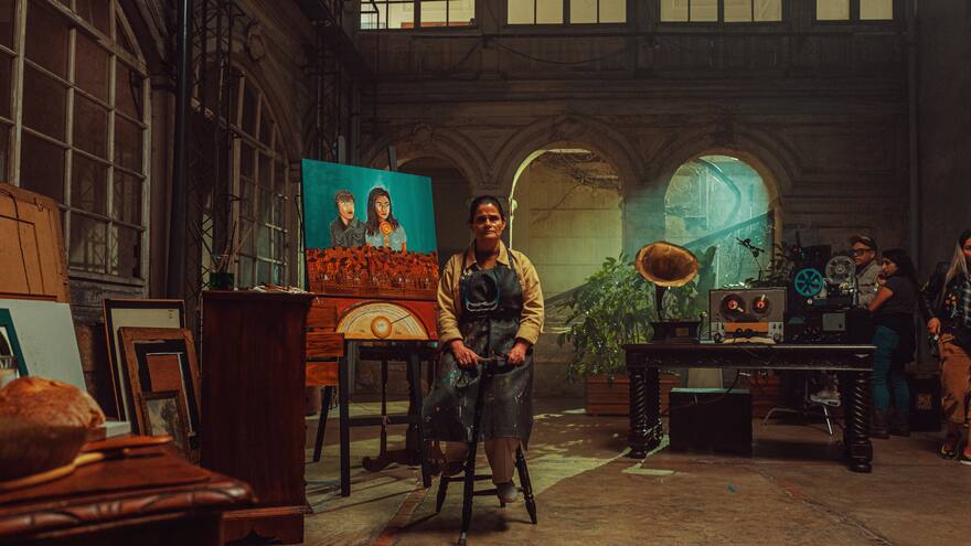 Artista colombiana con discapacidad visual triunfa en Netflix