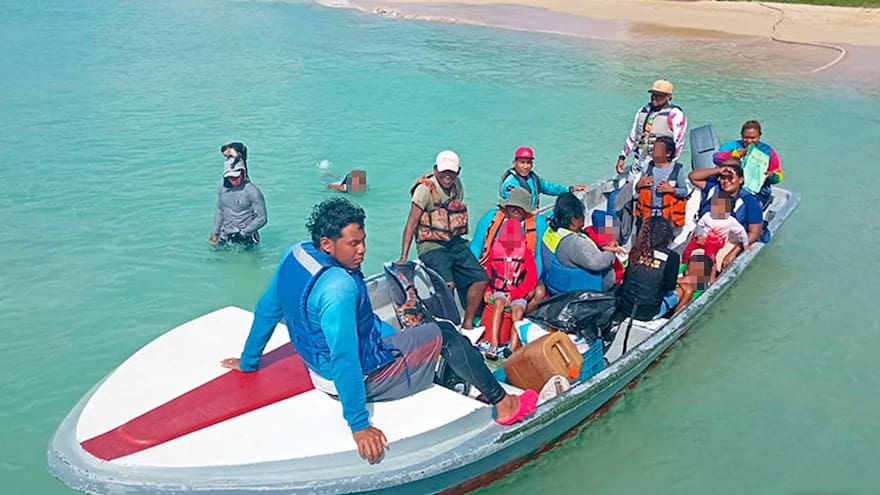 Rescatan embarcación con 17 personas en Nicaragua