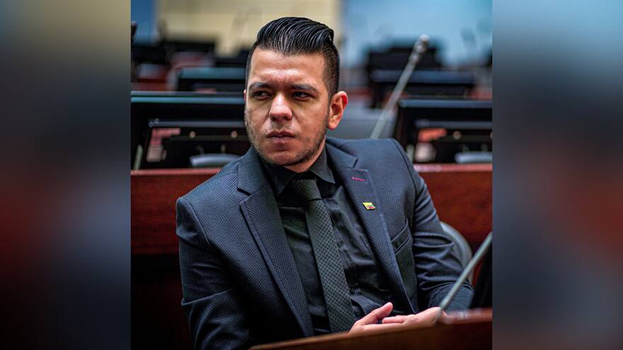 ‘JotaPe’ Hernández tilda de 'hipócritas' a congresistas que se oponen a reducción de sueldo