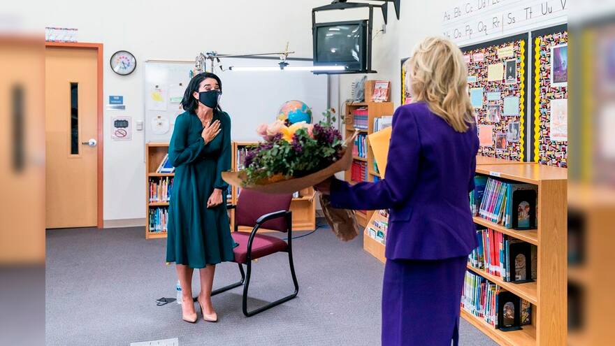 Colombiana es nombrada ‘Maestra Nacional del Año’ en EE. UU.