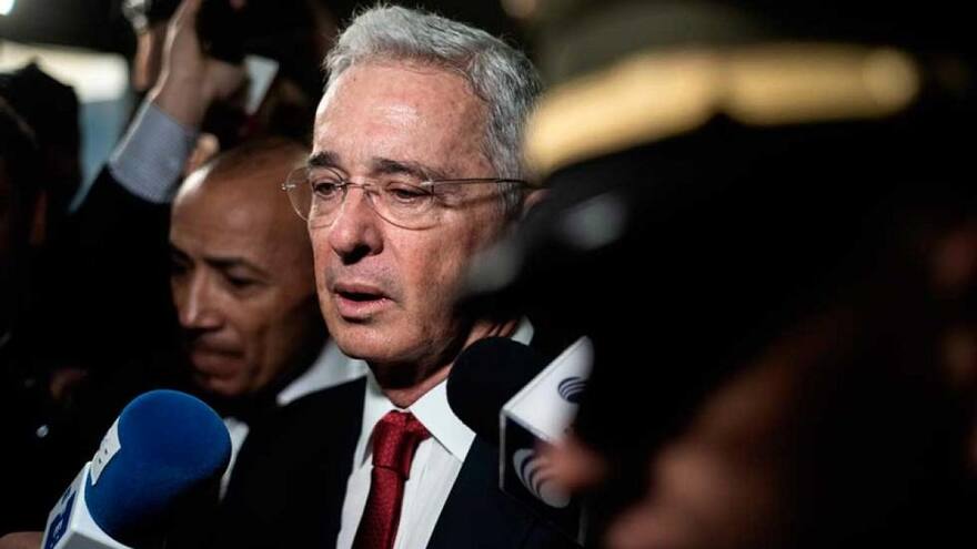 Expresidente Uribe es recibido en el Capitolio de Florida para hablar sobre la relación entre ambos países