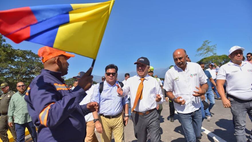 Cesar: ministro de Transporte dice que nueva vía Valledupar-La Paz impulsa la reactivación económica