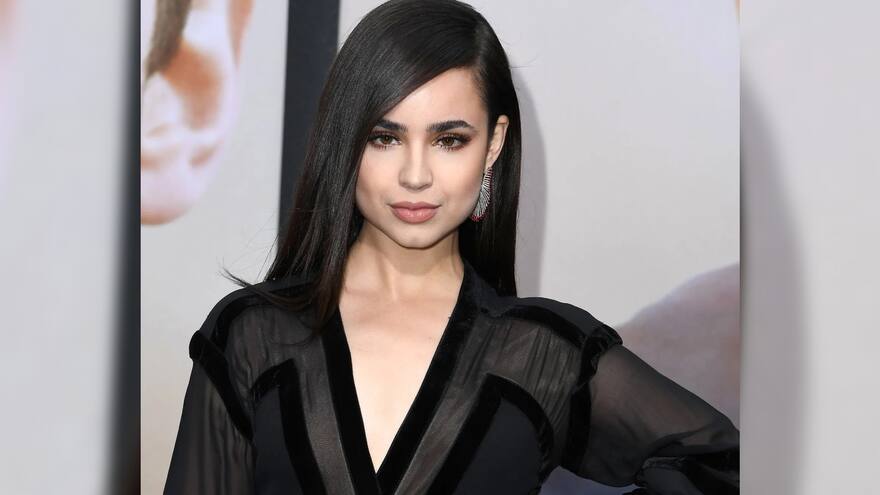 El talento de Sofía Carson también es destacado en los Óscar