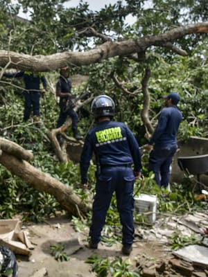 Vendavales e incendios institucionales en Colombia