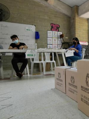 ¡Vaya democracia! | Columna de Fernando Giraldo