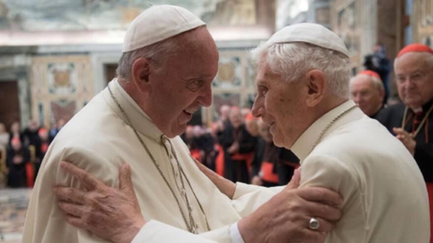 Los dos Papas, la película que retrata la relación entre Benedicto XVI y Francisco
