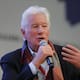 El afamado actor Richard Gere arremete contra Trump: “Se comporta como niño”