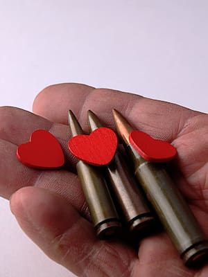 De la apología de las violencias a la esperanza de la Paz