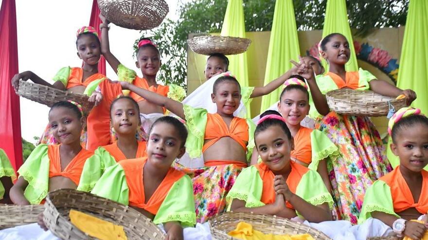 El Son de Negro protagonizó el Zonal de las Artes en Santa Lucía
