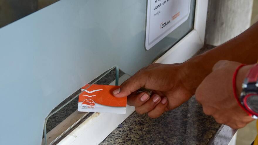 Usuarios de Transcaribe, a personalizar tarjetas