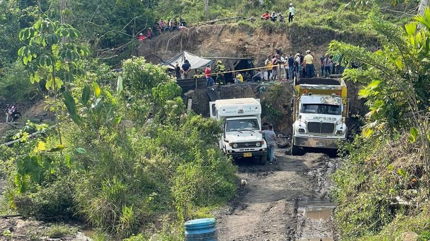 Rescatan los cuerpos sin vida de 2 de los 5 mineros atrapados por explosión de mina en Santander