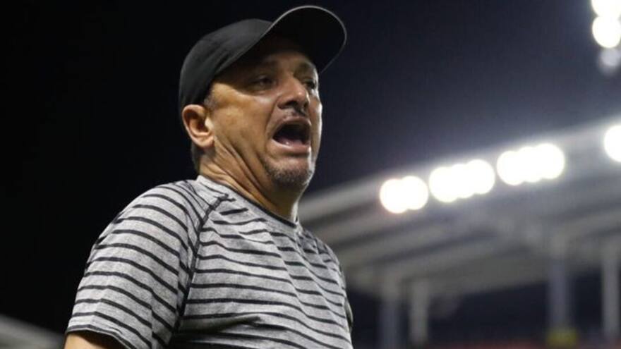 El técnico colombiano Richard Parra logra su quinto título en Panamá