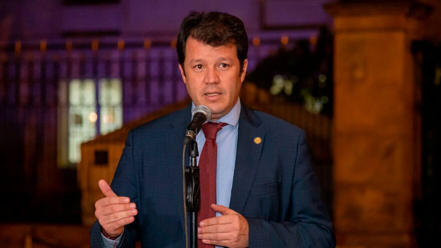 Polémica por compra de monedas de oro protocolarias del Gobierno nacional