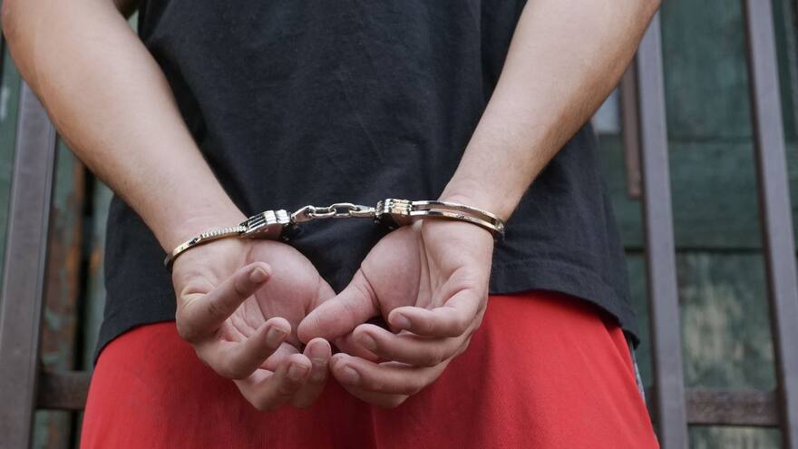 Detienen 20 colombianos en El Salvador bajo el régimen de excepción