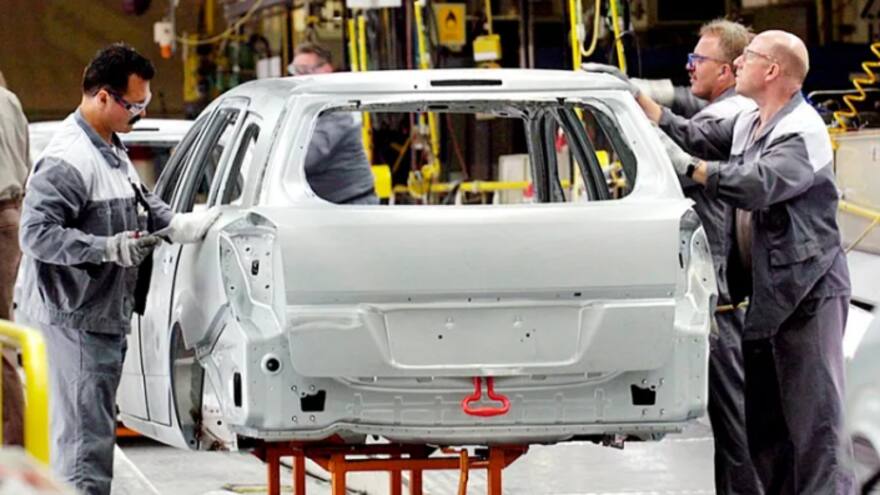 Desempleo en países de la eurozona bajó una décima y se situó en 6,4 %