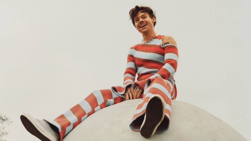 Harry Styles lanza exitosamente su nuevo álbum de estudio