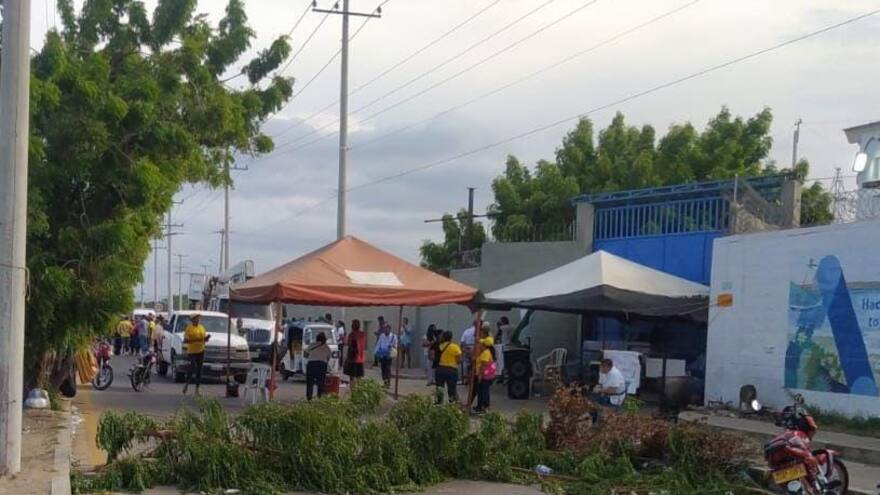 En La Guajira: Comunidad no permite que Air-e realice trabajos en redes en protesta con la empresa